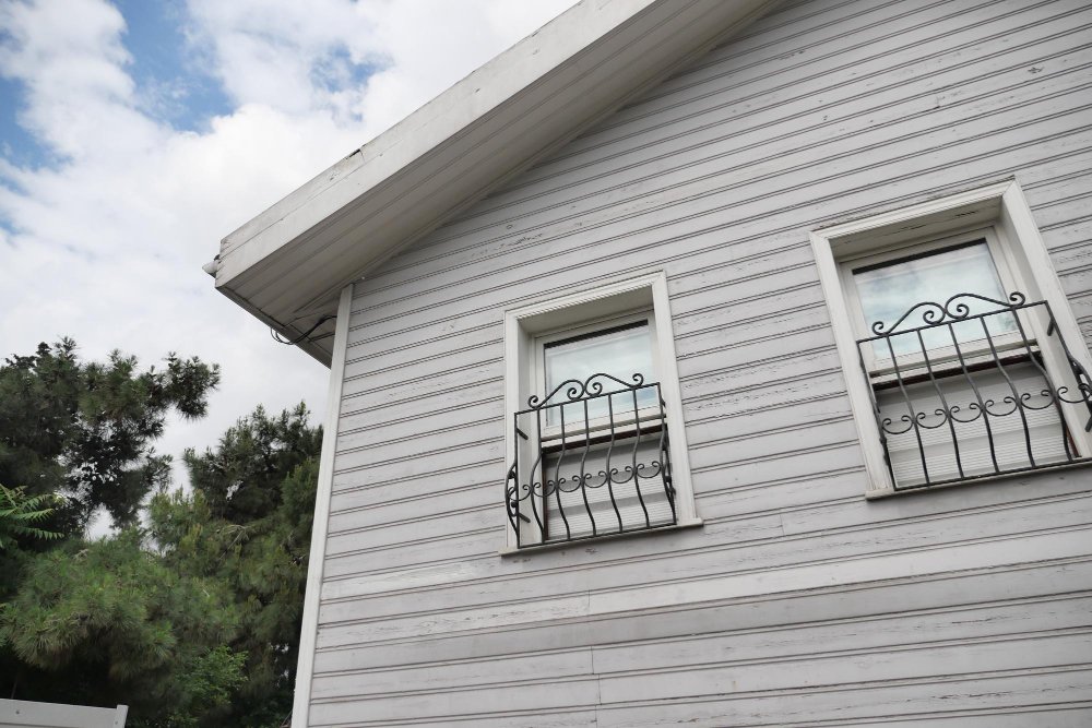 Peeling Paint, Cracks, and Rot? Cement Board Siding Solves All of It